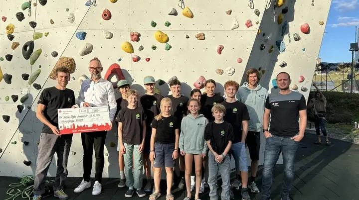 Spendenübergabe  | © DAV