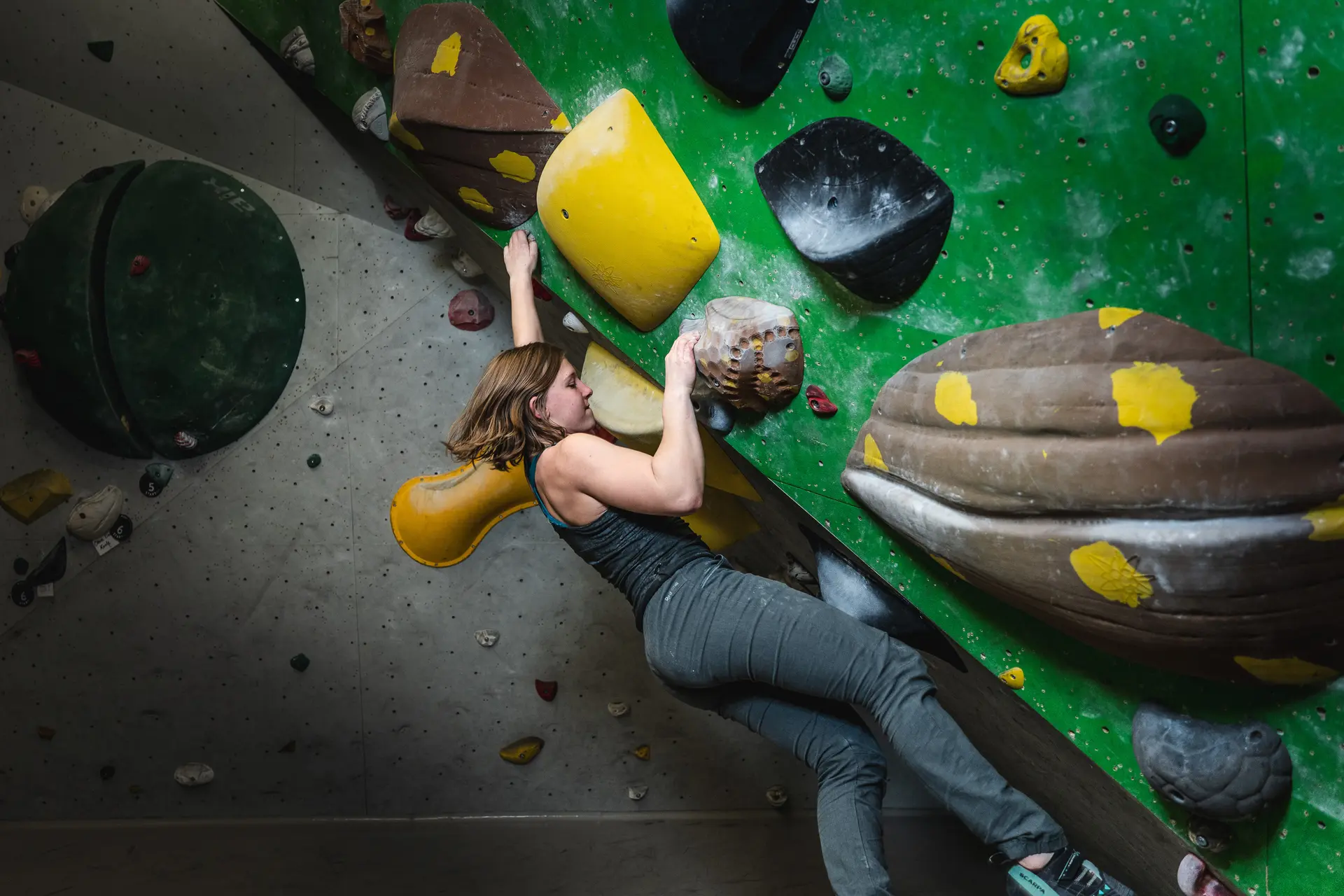 Person beim bouldern | © Vinzent Weinbeer